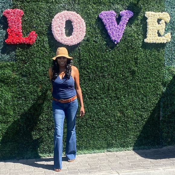 I โฅ๏ธ POSHMARK!! - Picture 3 of 4